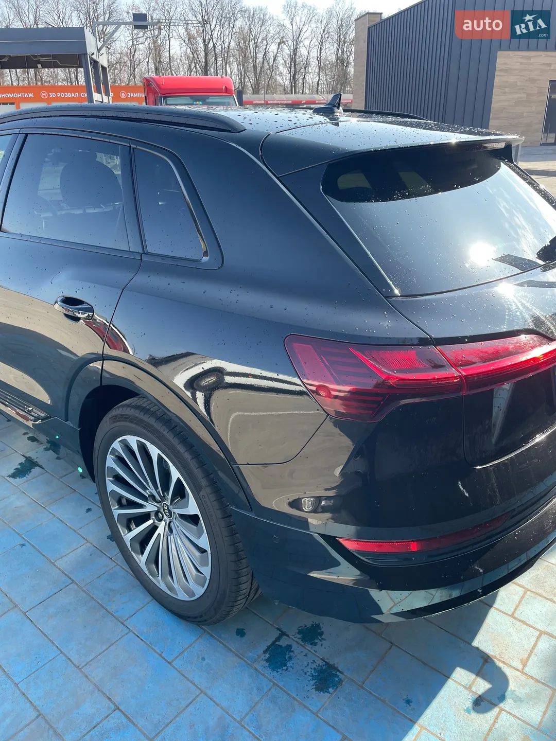 2019 Audi e-tron - мініатюра 6
