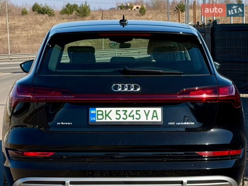 Внедорожник / Кроссовер Audi e-tron 2021 в Ровно