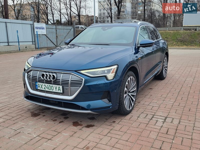 Позашляховик / Кросовер Audi e-tron 2019 в Полтаві