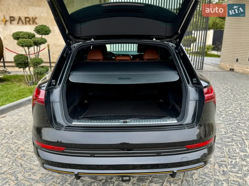 Audi e-tron 2019 VIN WA1LAAGE5KB014477 фото оголошення 22 з 81