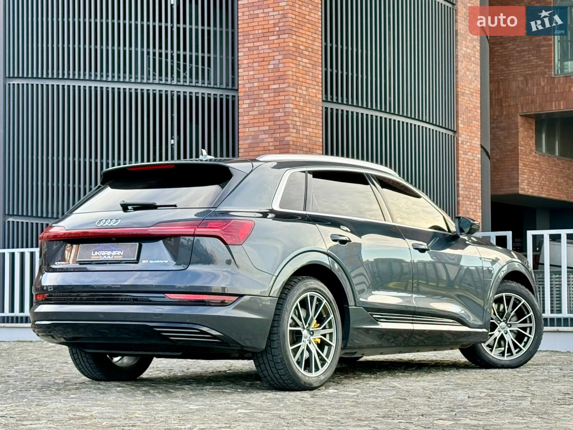 2020 Audi e-tron - мініатюра 13