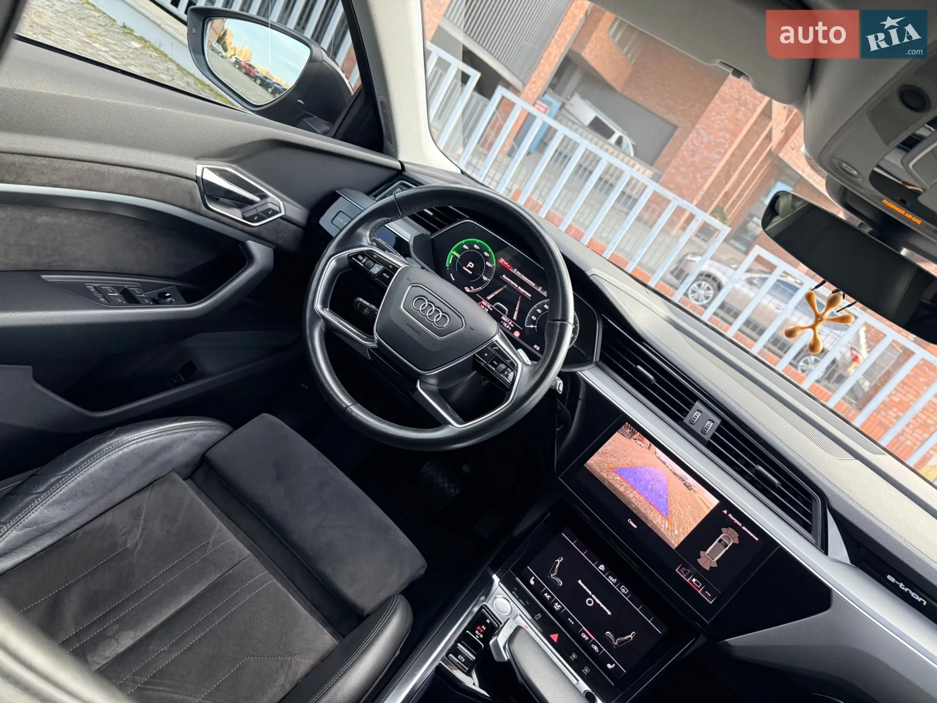 2020 Audi e-tron - мініатюра 23