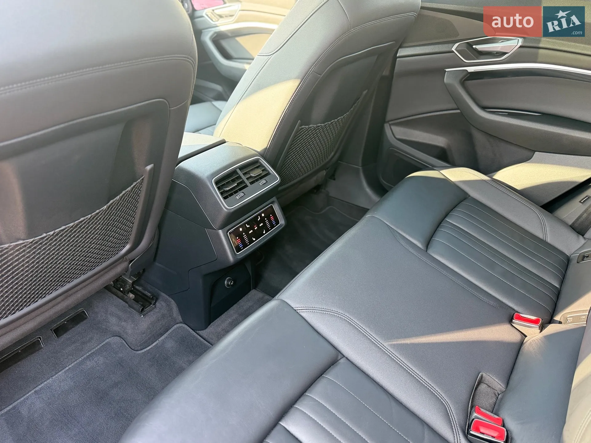 2021 Audi e-tron - мініатюра 36