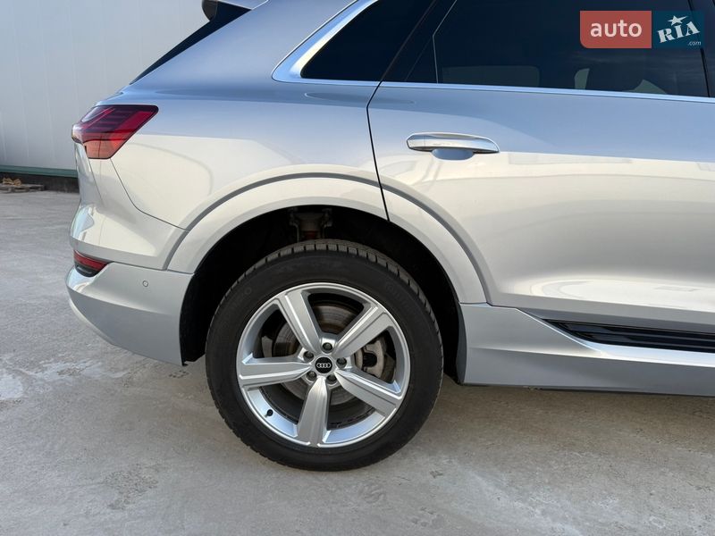 Внедорожник / Кроссовер Audi e-tron 2021 в Виннице