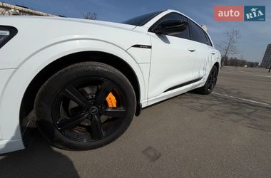 Позашляховик / Кросовер Audi e-tron 2022 в Києві
