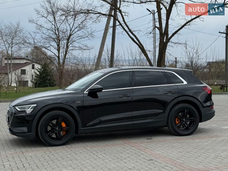 Позашляховик / Кросовер Audi e-tron 2021 в Золочеві