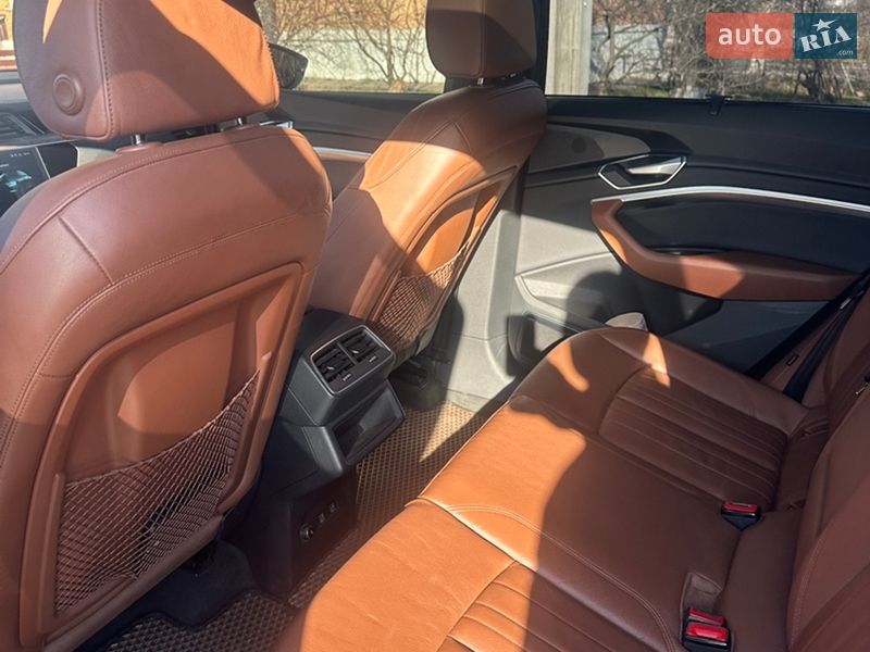 Внедорожник / Кроссовер Audi e-tron 2019 в Харькове фото 48 Внедорожник / Кроссовер Audi e-tron 2019 в Харькове