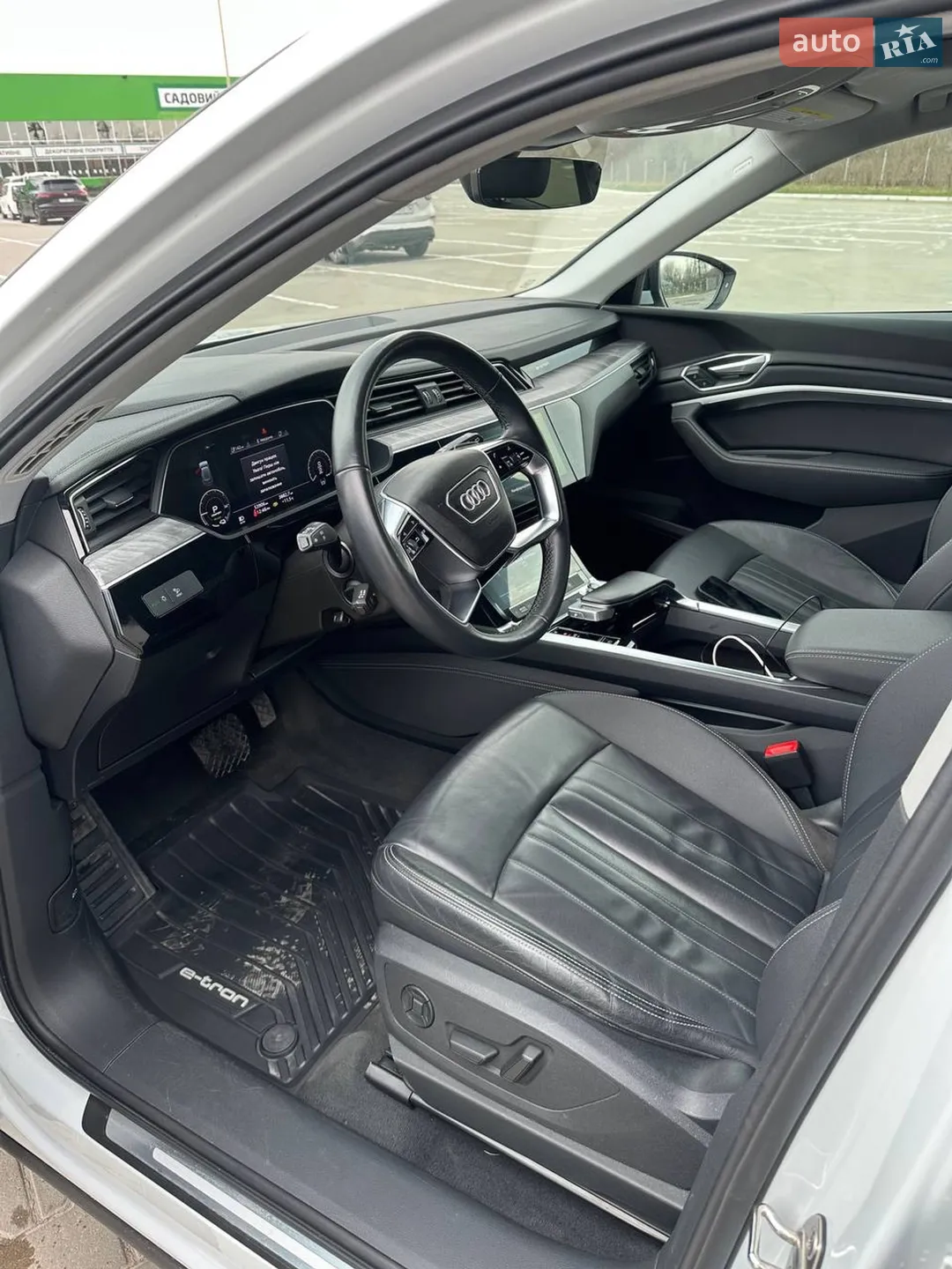 2021 Audi e-tron - мініатюра 8
