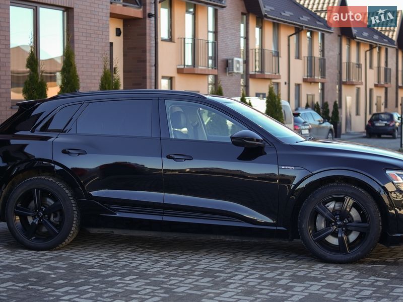 Внедорожник / Кроссовер Audi e-tron 2019 в Вараше фото 4 Внедорожник / Кроссовер Audi e-tron 2019 в Вараше