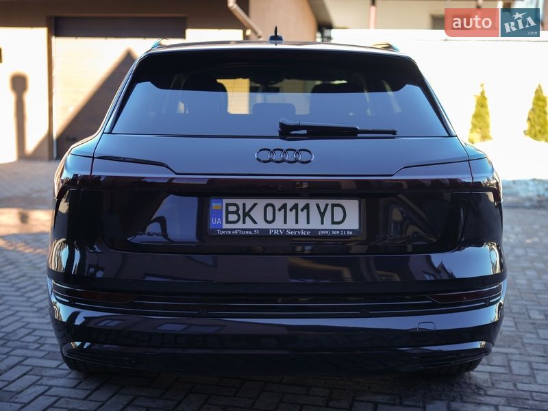 Внедорожник / Кроссовер Audi e-tron 2019 в Вараше фото 3 Внедорожник / Кроссовер Audi e-tron 2019 в Вараше
