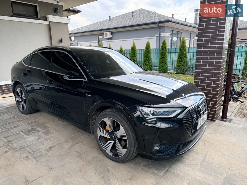 Внедорожник / Кроссовер Audi e-tron 2020 в Киеве