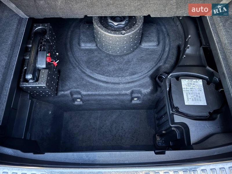 Внедорожник / Кроссовер Audi e-tron 2020 в Киеве фото 24 Внедорожник / Кроссовер Audi e-tron 2020 в Киеве