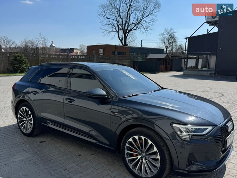 Внедорожник / Кроссовер Audi e-tron 2019 в Бориславе