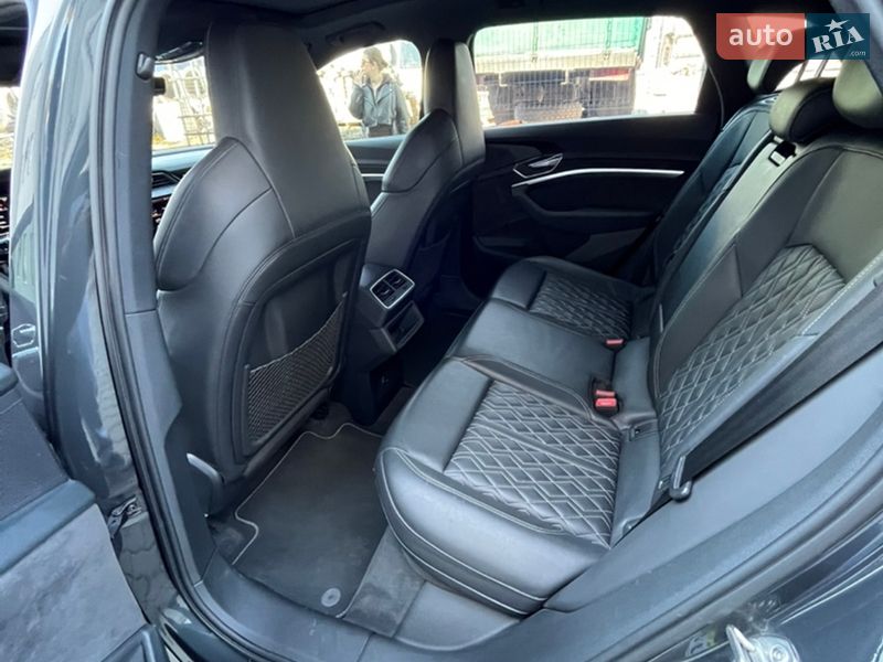 Внедорожник / Кроссовер Audi e-tron 2019 в Бориславе
