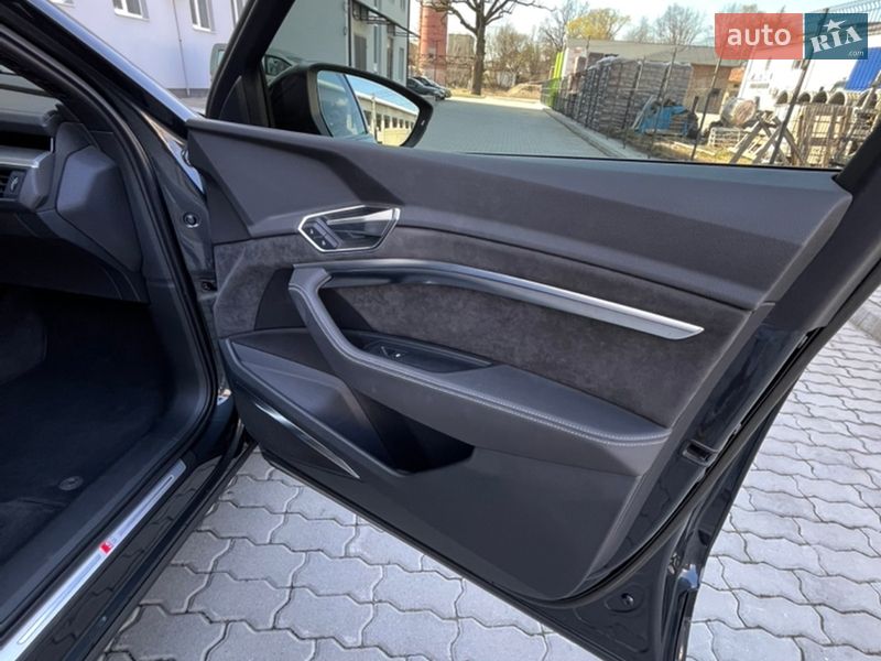 Внедорожник / Кроссовер Audi e-tron 2019 в Бориславе