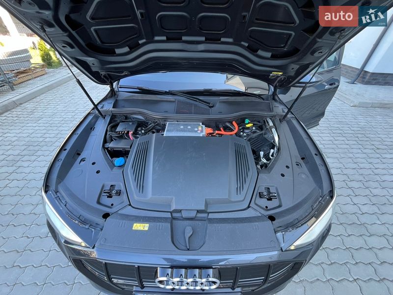 Внедорожник / Кроссовер Audi e-tron 2019 в Бориславе