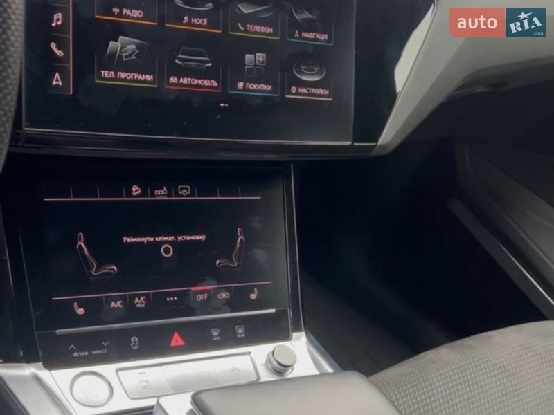 Внедорожник / Кроссовер Audi e-tron 2019 в Сокале