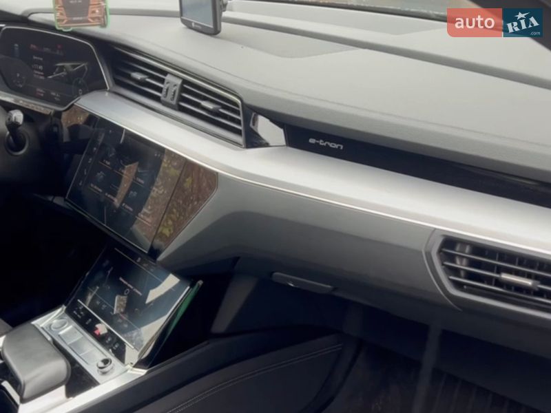 Внедорожник / Кроссовер Audi e-tron 2019 в Сокале
