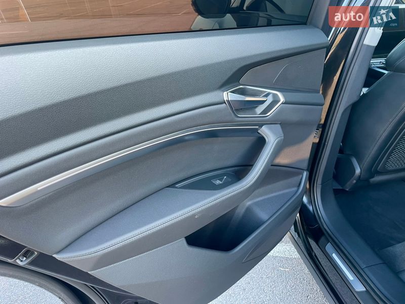 Внедорожник / Кроссовер Audi e-tron 2021 в Ровно фото 28 Внедорожник / Кроссовер Audi e-tron 2021 в Ровно