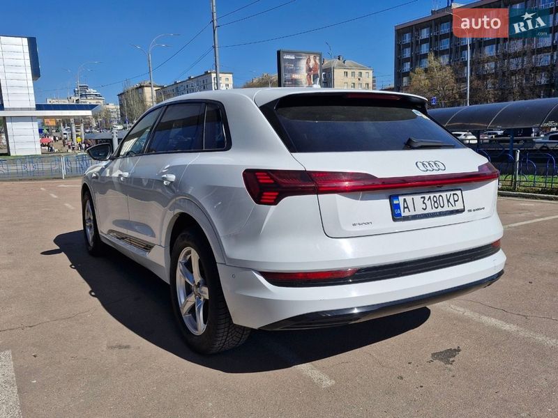 Внедорожник / Кроссовер Audi e-tron 2020 в Киеве