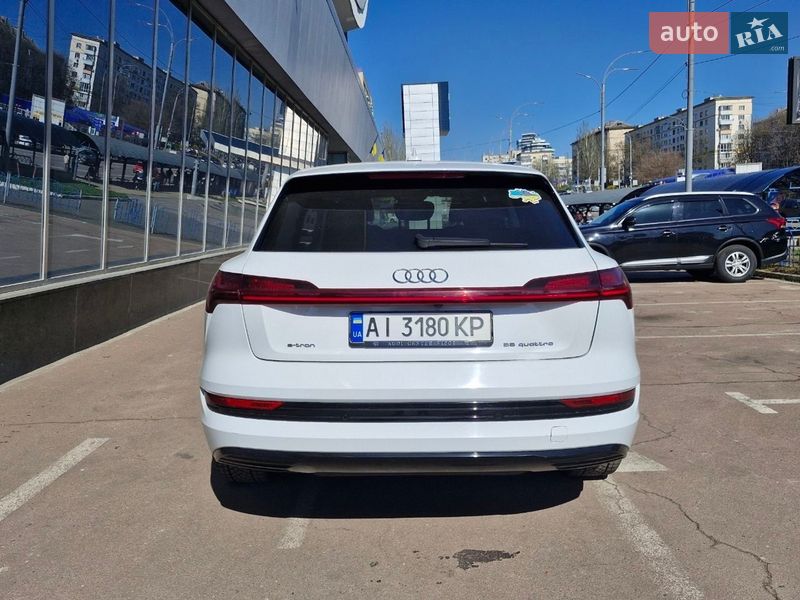 Внедорожник / Кроссовер Audi e-tron 2020 в Киеве
