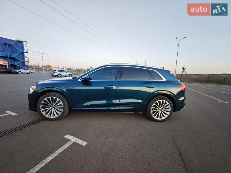 Внедорожник / Кроссовер Audi e-tron 2019 в Ровно