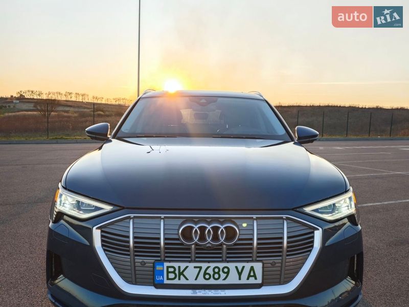 Внедорожник / Кроссовер Audi e-tron 2019 в Ровно