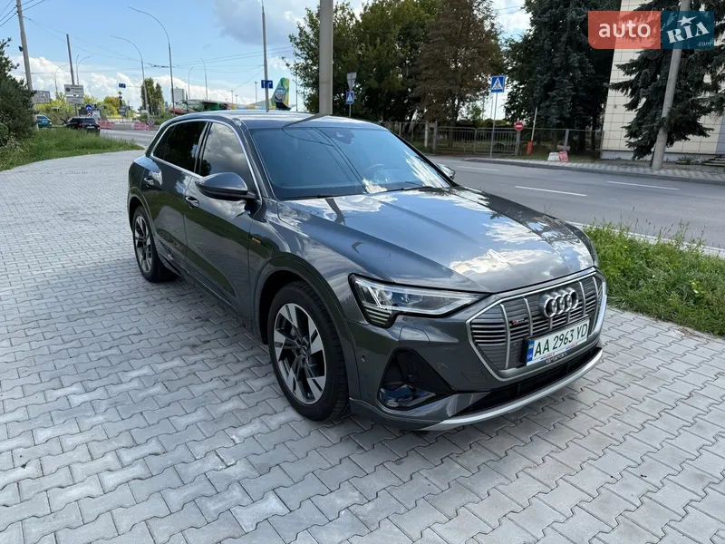 Audi e-tron