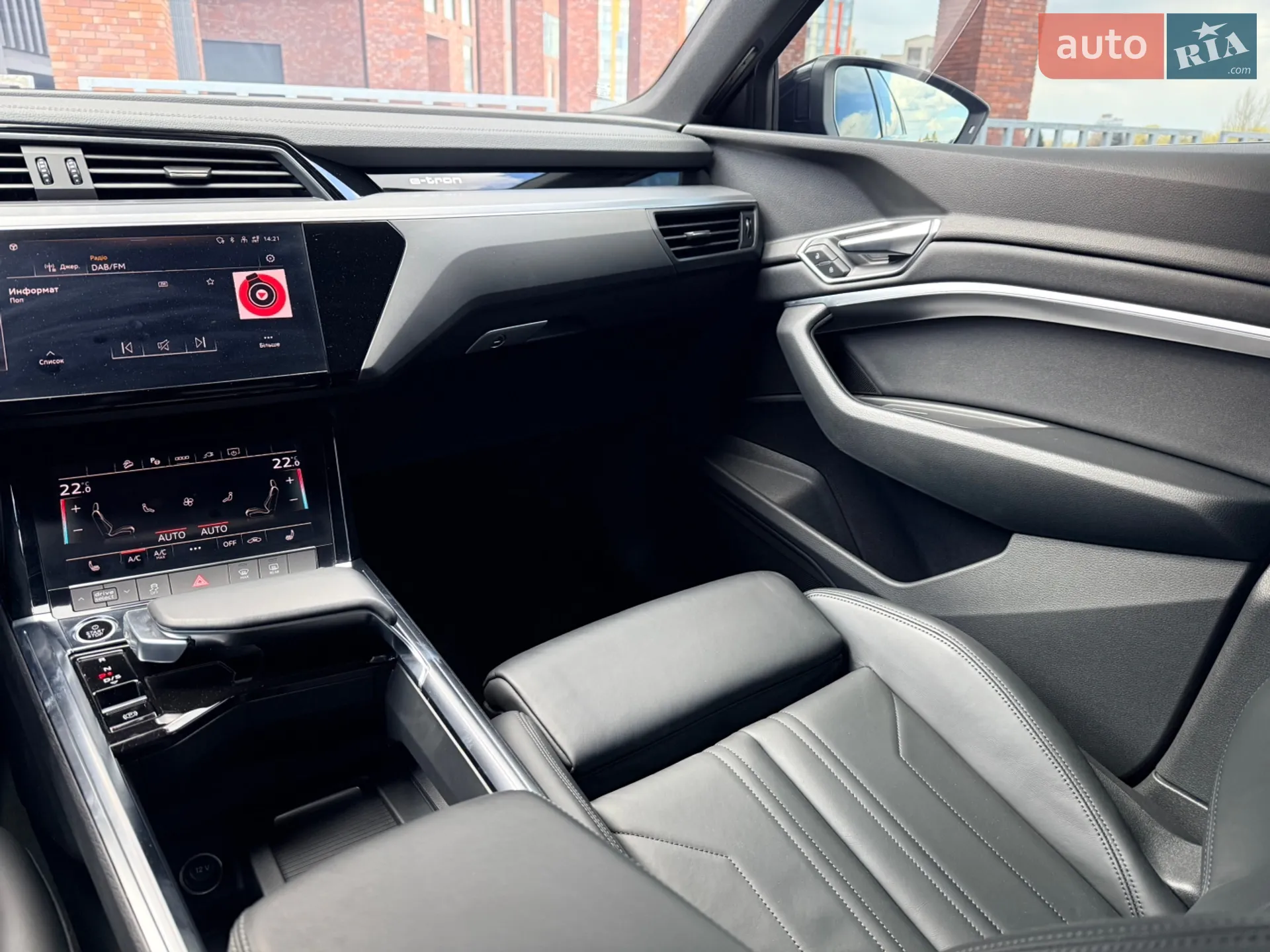 2022 Audi e-tron - мініатюра 23