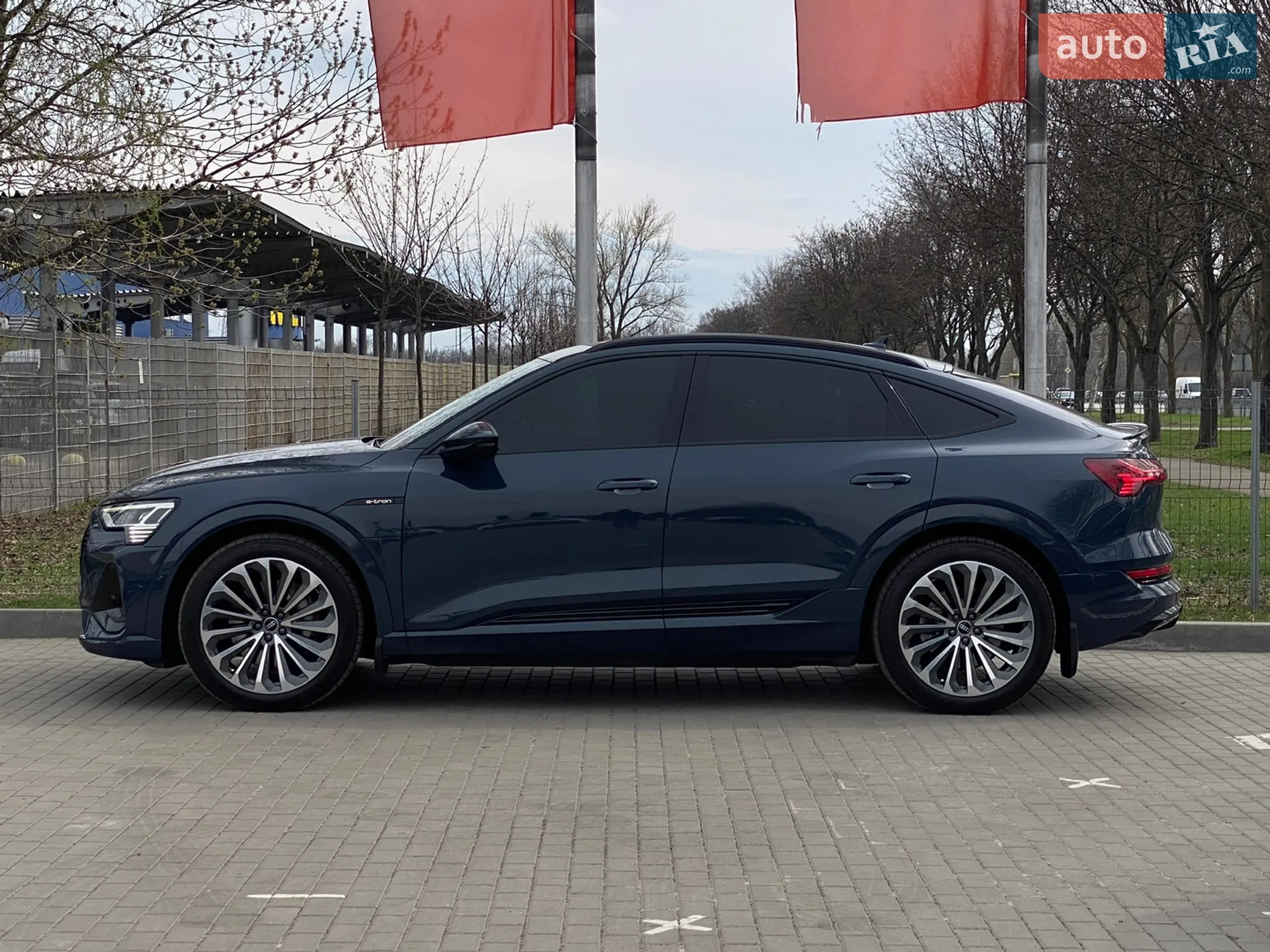 2020 Audi e-tron - мініатюра 4