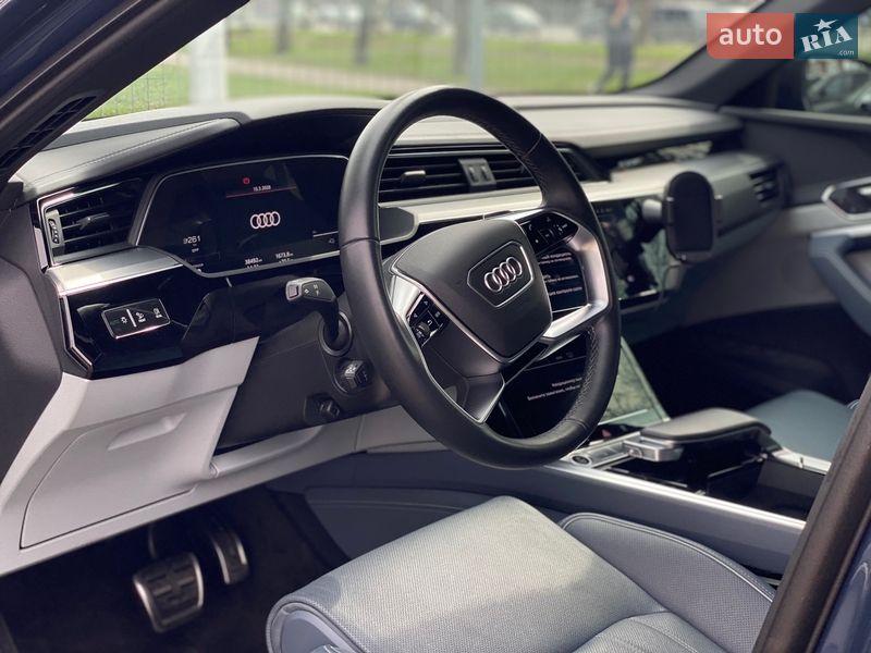 Позашляховик / Кросовер Audi e-tron 2020 в Дніпрі фото 8 Позашляховик / Кросовер Audi e-tron 2020 в Дніпрі