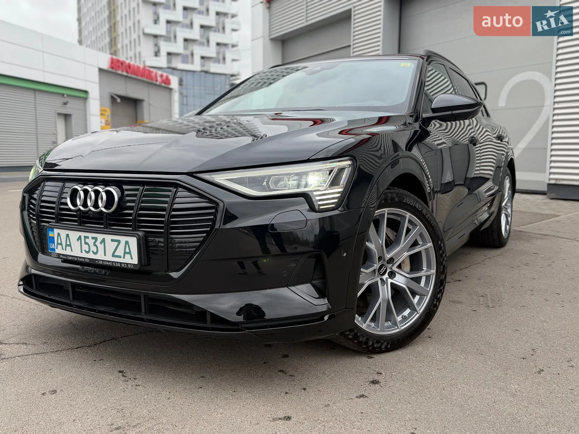 2019 Audi e-tron - мініатюра 2