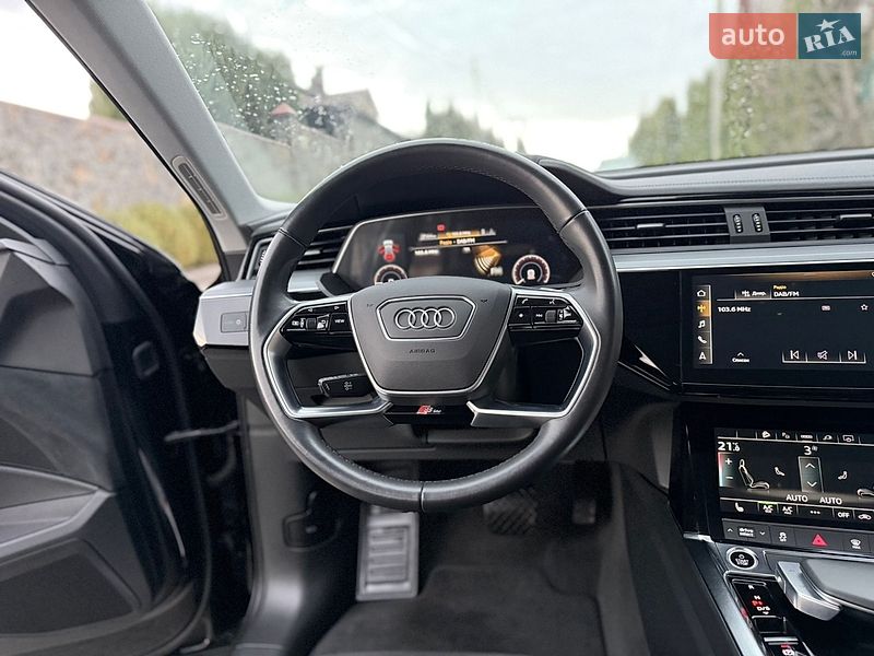Внедорожник / Кроссовер Audi e-tron 2022 в Хмельницком