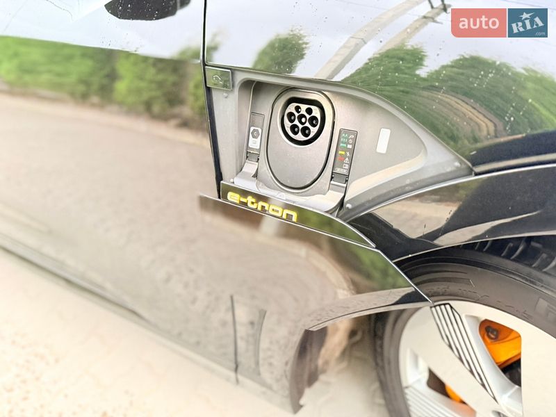 Внедорожник / Кроссовер Audi e-tron 2022 в Хмельницком