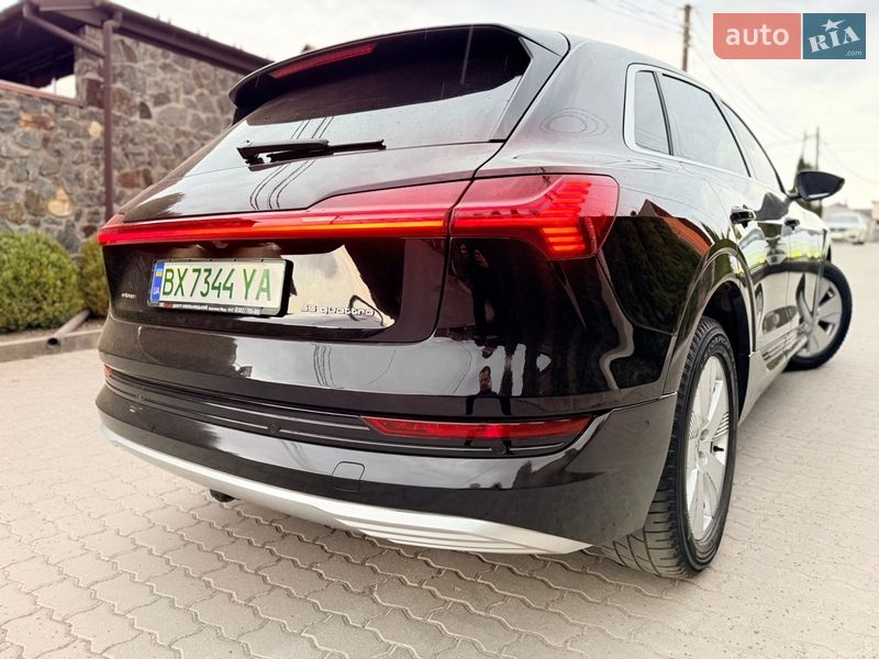 Внедорожник / Кроссовер Audi e-tron 2022 в Хмельницком