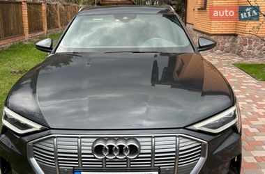 Внедорожник / Кроссовер Audi e-tron 2019 в Киеве