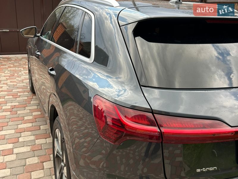 Внедорожник / Кроссовер Audi e-tron 2019 в Киеве фото 4 Внедорожник / Кроссовер Audi e-tron 2019 в Киеве