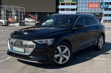 Внедорожник / Кроссовер Audi e-tron 2019 в Киеве