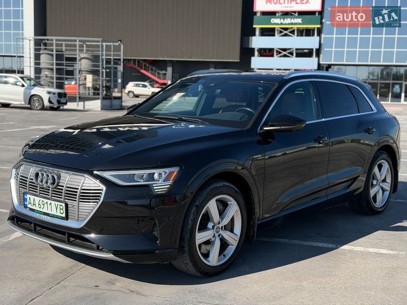 Внедорожник / Кроссовер Audi e-tron 2019 в Киеве