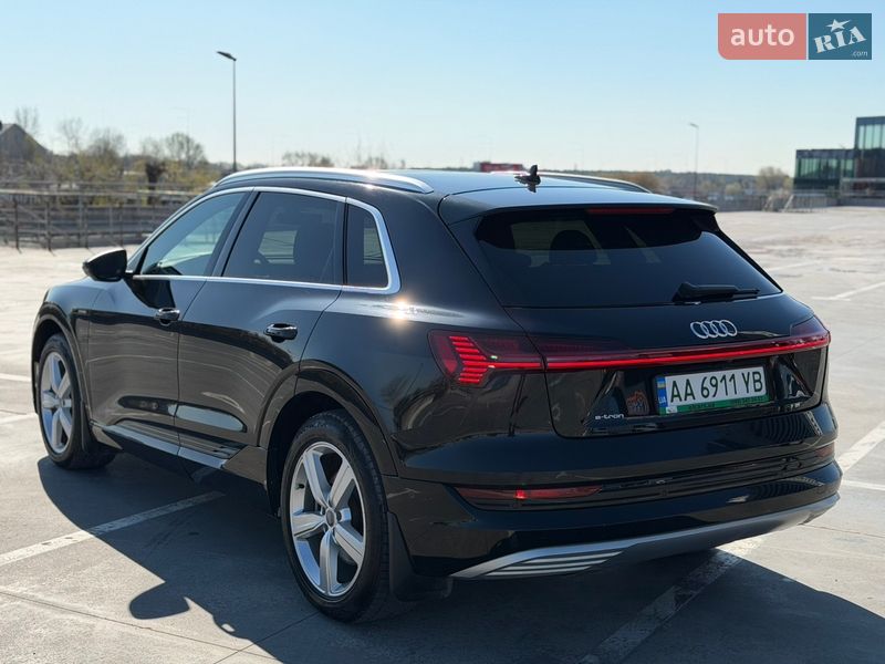 Внедорожник / Кроссовер Audi e-tron 2019 в Киеве