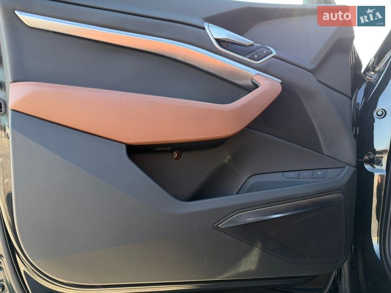 Внедорожник / Кроссовер Audi e-tron 2019 в Киеве