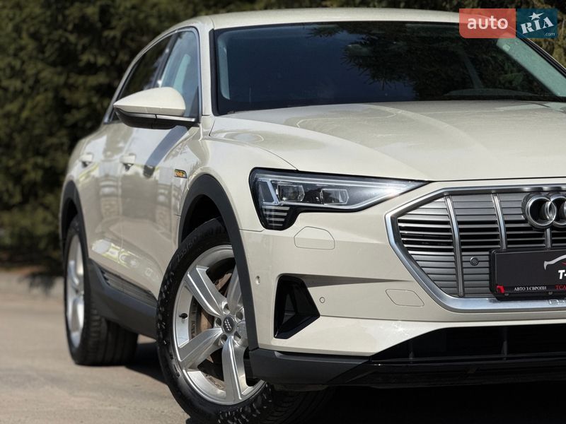 Внедорожник / Кроссовер Audi e-tron 2020 в Тернополе