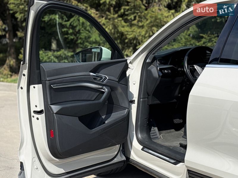 Внедорожник / Кроссовер Audi e-tron 2020 в Тернополе