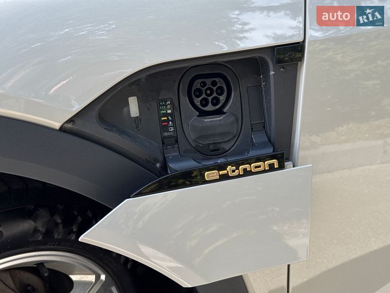 Внедорожник / Кроссовер Audi e-tron 2020 в Тернополе