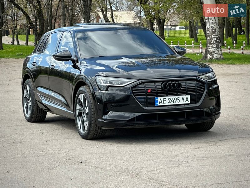 Audi e-tron 2019