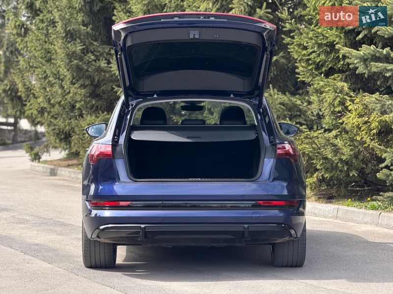 Внедорожник / Кроссовер Audi e-tron 2020 в Тернополе