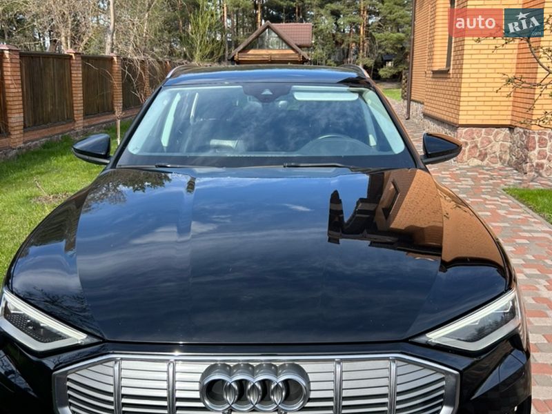 Позашляховик / Кросовер Audi e-tron 2019 в Києві