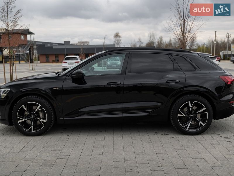 Позашляховик / Кросовер Audi e-tron 2021 в Львові