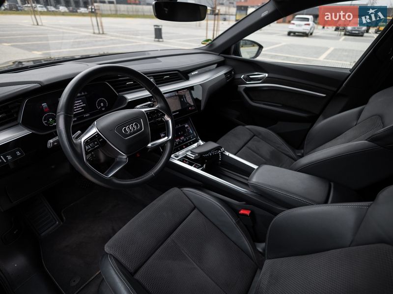 Позашляховик / Кросовер Audi e-tron 2021 в Львові
