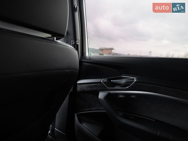 Позашляховик / Кросовер Audi e-tron 2021 в Львові
